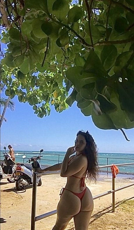 Foto di nudo di fuga di OnlyFans di Susannah