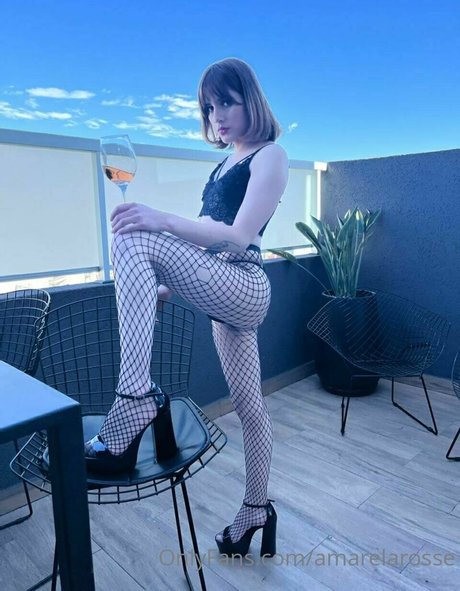 Foto di nudo di fuga di OnlyFans di Amarelarosse