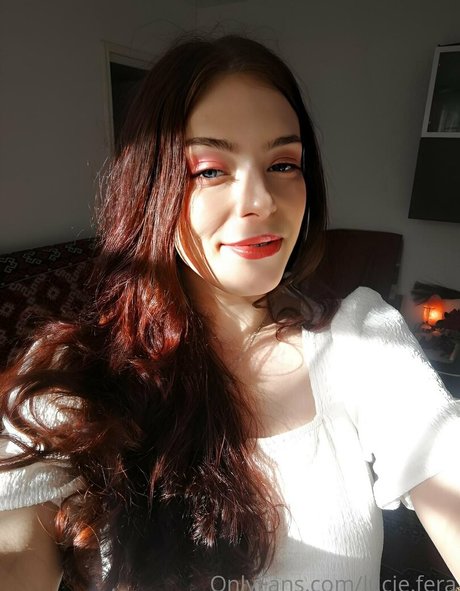 Foto di nudo di fuga di OnlyFans di Luciefera