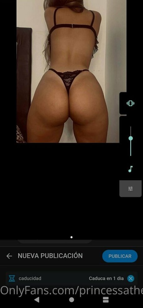 Foto di nudo di fuga di OnlyFans di Princessathena12