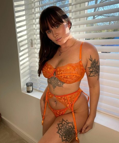 Foto di nudo di fuga di OnlyFans di Beth Halsey