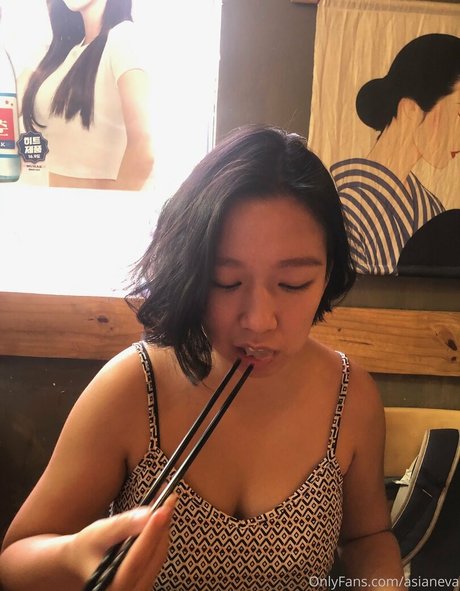 Foto di nudo di fuga di OnlyFans di Asianeva