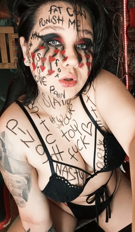 Foto di nudo di fuga di OnlyFans di Lauratakint