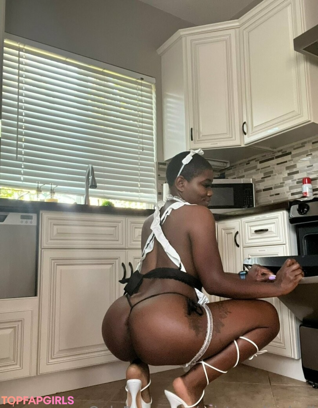 Foto di nudo di fuga di OnlyFans di Mistresslizabell #12 Foto di nudo di fuga di OnlyFans di Mistresslizabell #12