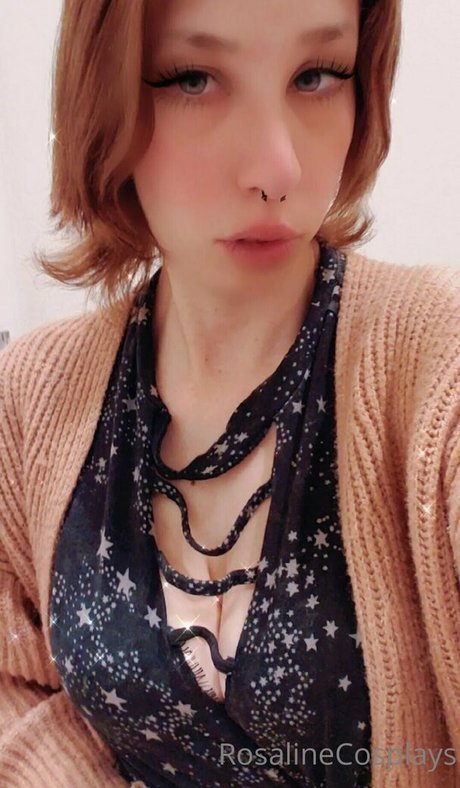 Foto di nudo di fuga di OnlyFans di Rosalinechan