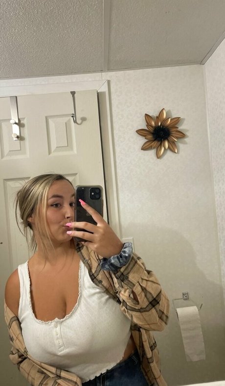 Lexi Thomas