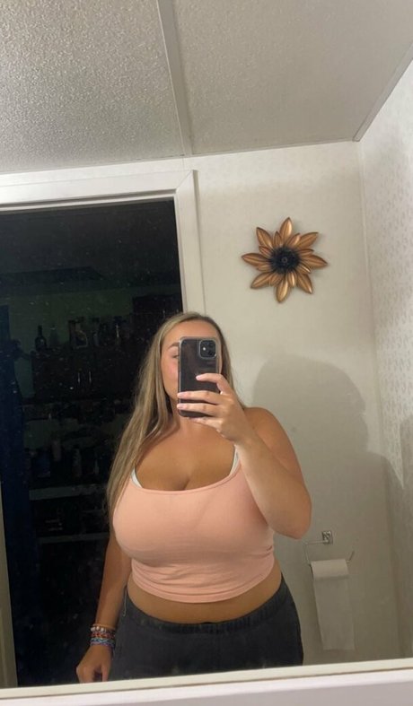 Lexi Thomas