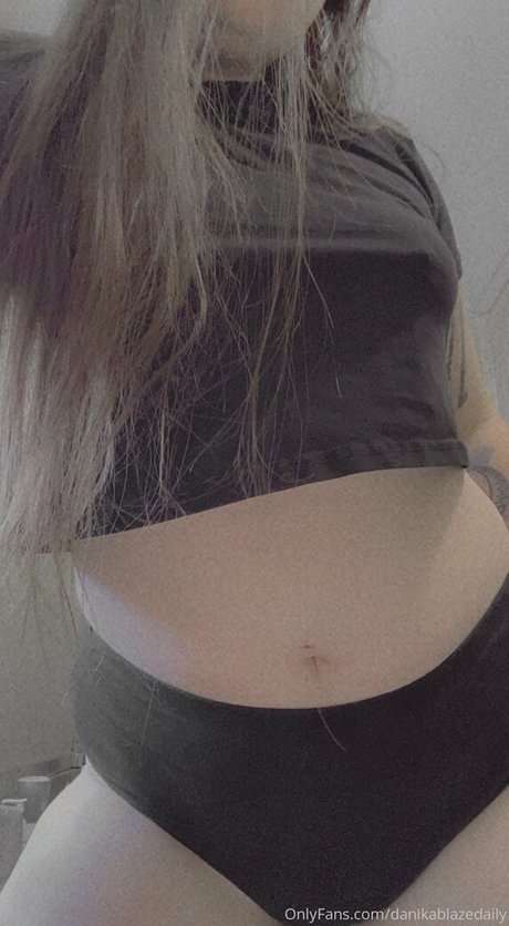 Foto di nudo di fuga di OnlyFans di Danikablazedaily