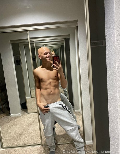 Foto di nudo di fuga di OnlyFans di Xtheromanempire1