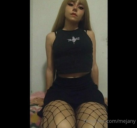 Foto di nudo di fuga di OnlyFans di Mejany