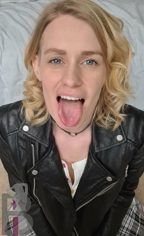 Foto di nudo di fuga di OnlyFans di Bellelou