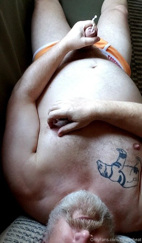 Foto di nudo di fuga di OnlyFans di Bearinheat