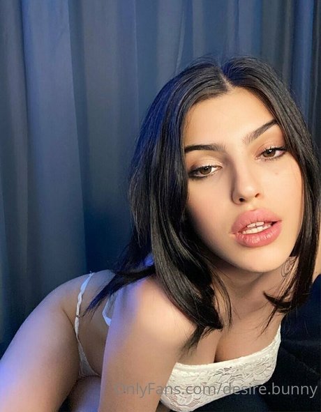 Foto di nudo di fuga di OnlyFans di Desirebunny