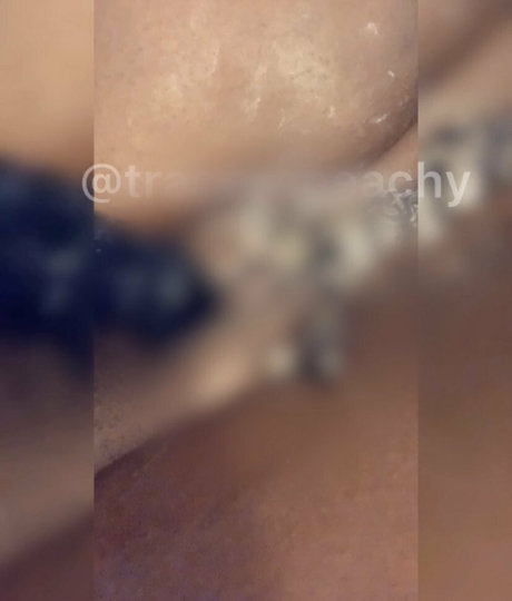 Foto di nudo di fuga di OnlyFans di Thefamouspeachesandcream