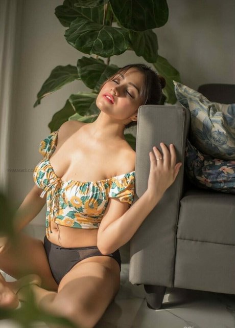 Foto di nudo di fuga di OnlyFans di Simran Kaur Hundal