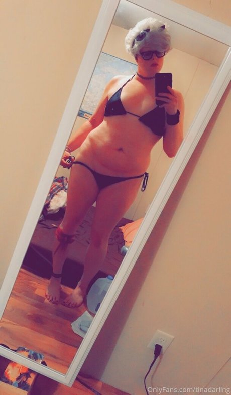Foto di nudo di fuga di OnlyFans di Tinadarling