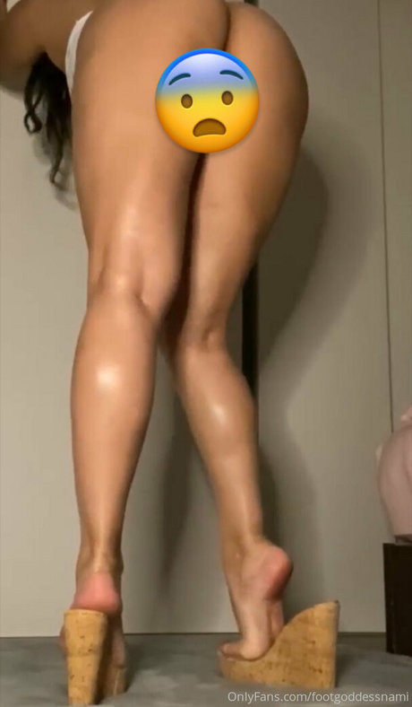 Foto di nudo di fuga di OnlyFans di Footgoddessnami