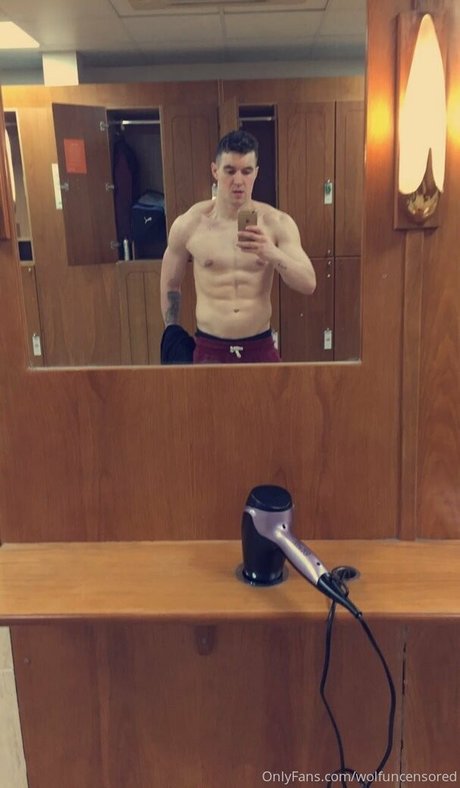 Foto di nudo di fuga di OnlyFans di Wolfuncensored