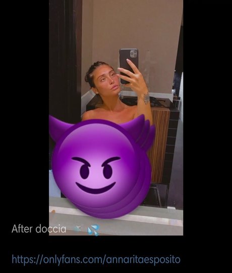 Foto di nudo di fuga di OnlyFans di Annarita Esposito