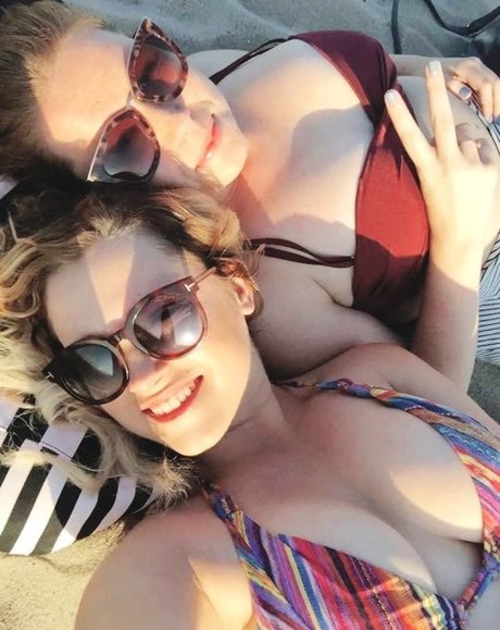 Foto di nudo di fuga di OnlyFans di Eliza Taylor