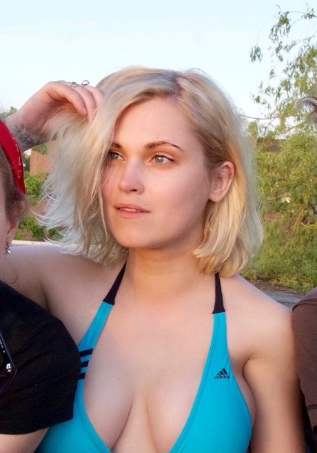 Foto di nudo di fuga di OnlyFans di Eliza Taylor