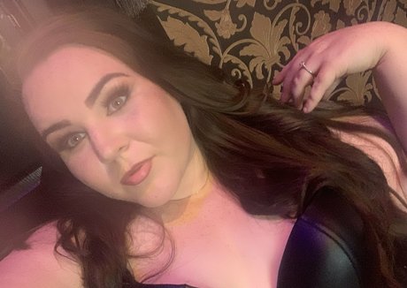 Foto di nudo di fuga di OnlyFans di Escapepearly
