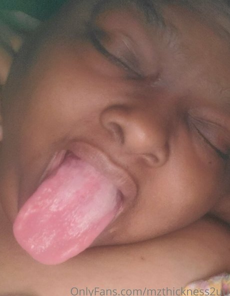 Foto di nudo di fuga di OnlyFans di Mzthickness2uu