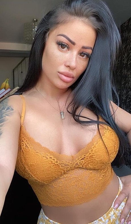 Foto di nudo di fuga di OnlyFans di Monicasuarez