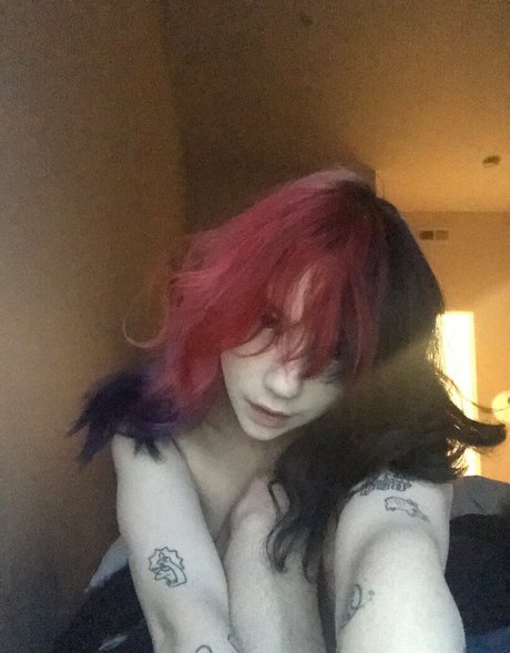 Foto di nudo di fuga di OnlyFans di Strawberryswitch