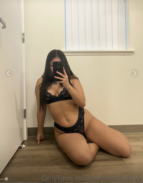 Foto di nudo di fuga di OnlyFans di Aaliyahrmorales