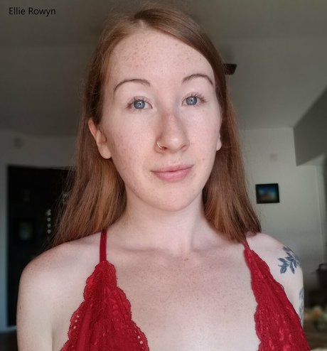 Foto di nudo di fuga di OnlyFans di Ellierowynfans