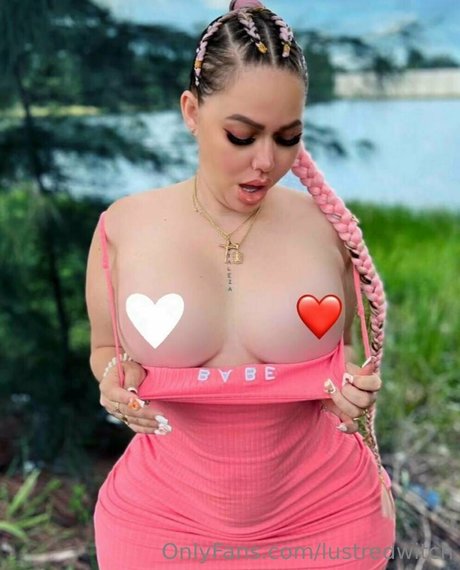 Foto di nudo di fuga di OnlyFans di Lustredwitch