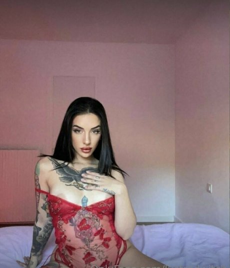 Foto di nudo di fuga di OnlyFans di Lustredwitch