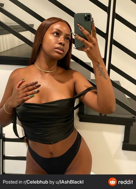 Foto di nudo di fuga di OnlyFans di Justine Skye