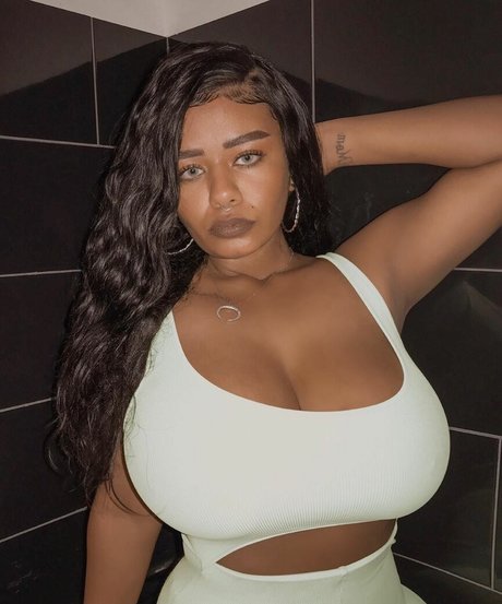 Foto di nudo di fuga di OnlyFans di Justnati