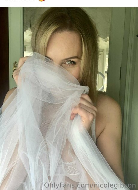 Foto di nudo di fuga di OnlyFans di Nicole Gibson