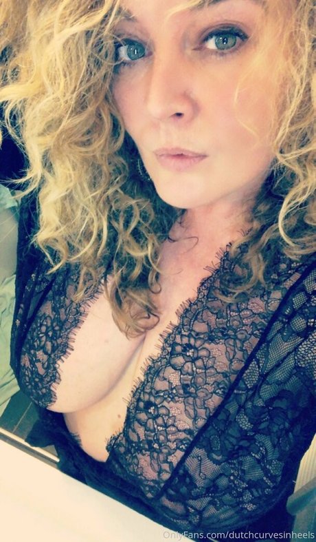 Foto di nudo di fuga di OnlyFans di Dutchcurvesinheels