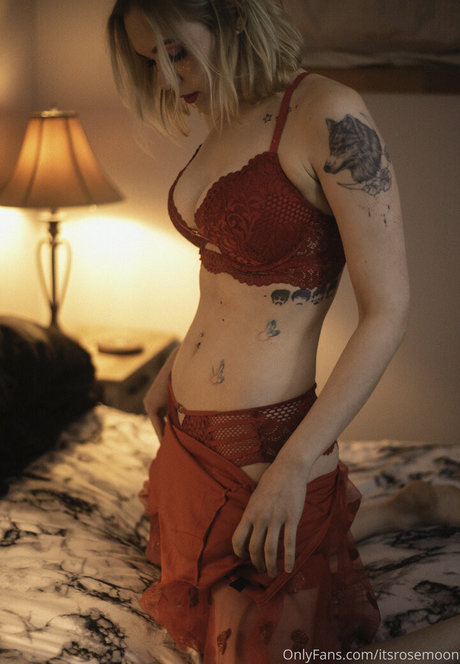 Itsrosemoon