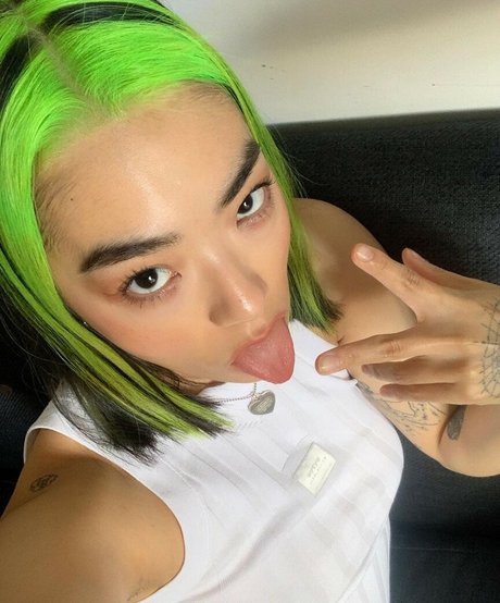 Foto di nudo di fuga di OnlyFans di Rina Sawayama