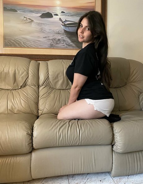 Foto di nudo di fuga di OnlyFans di Realaikobliss