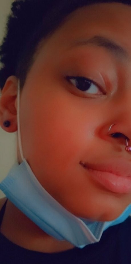 Foto di nudo di fuga di OnlyFans di Chesshyluv
