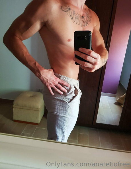 Foto di nudo di fuga di OnlyFans di Anatetiofree