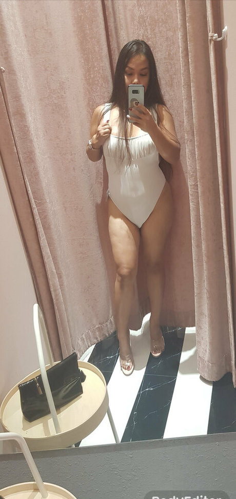 Foto di nudo di fuga di OnlyFans di Amyamorevip