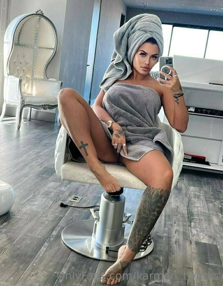 Foto di nudo di fuga di OnlyFans di Karmentwerks