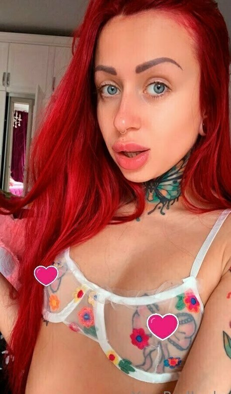 Foto di nudo di fuga di OnlyFans di Yourredlady