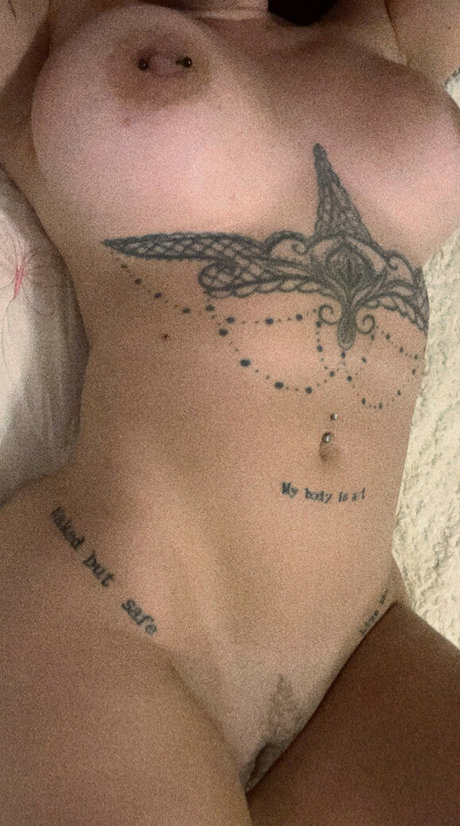 Foto di nudo di fuga di OnlyFans di Jeskaline