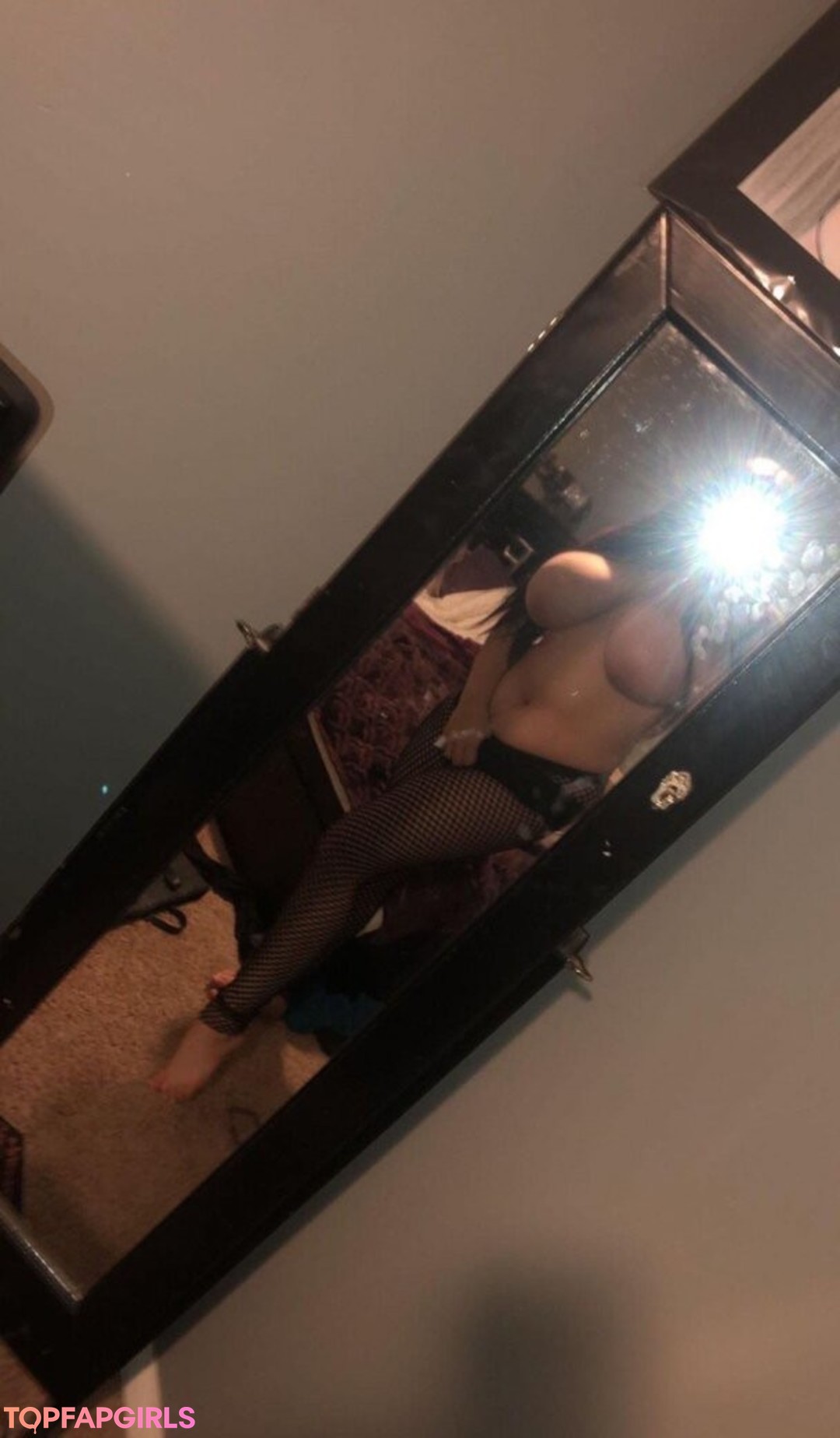 Foto di nudo di fuga di OnlyFans di Emaliehall #4 Foto di nudo di fuga di OnlyFans di Emaliehall #4