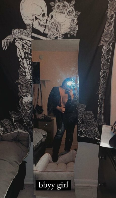 Foto di nudo di fuga di OnlyFans di Emaliehall
