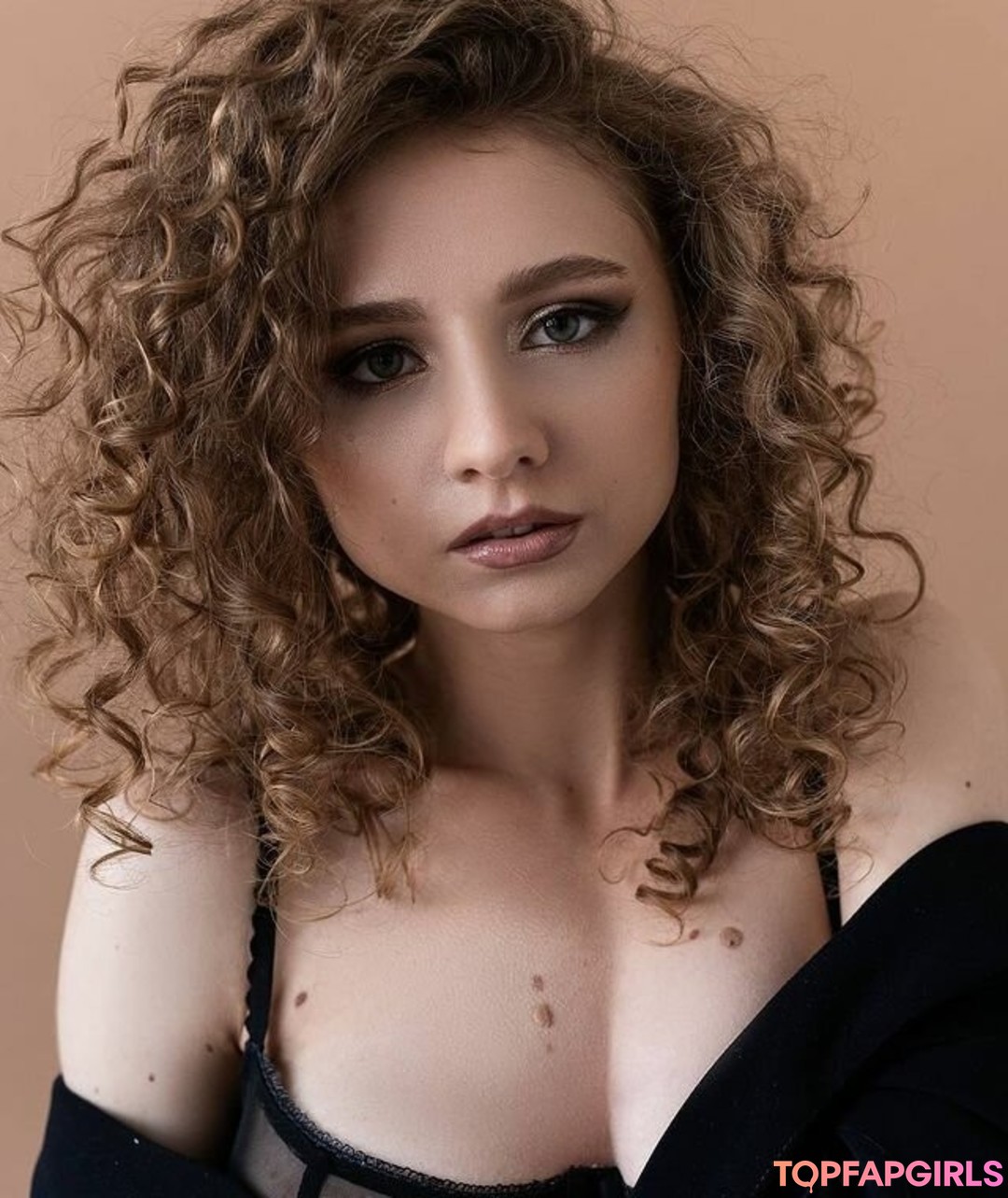 Foto di nudo di fuga di OnlyFans di Alina Kurzova #22 Foto di nudo di fuga di OnlyFans di Alina Kurzova #22