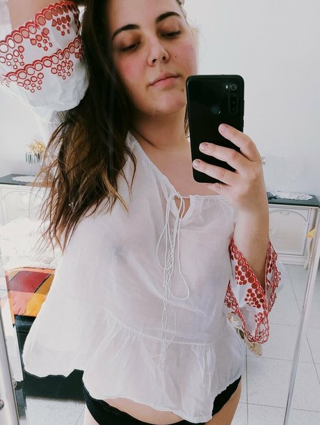 Foto di nudo di fuga di OnlyFans di Mordacia